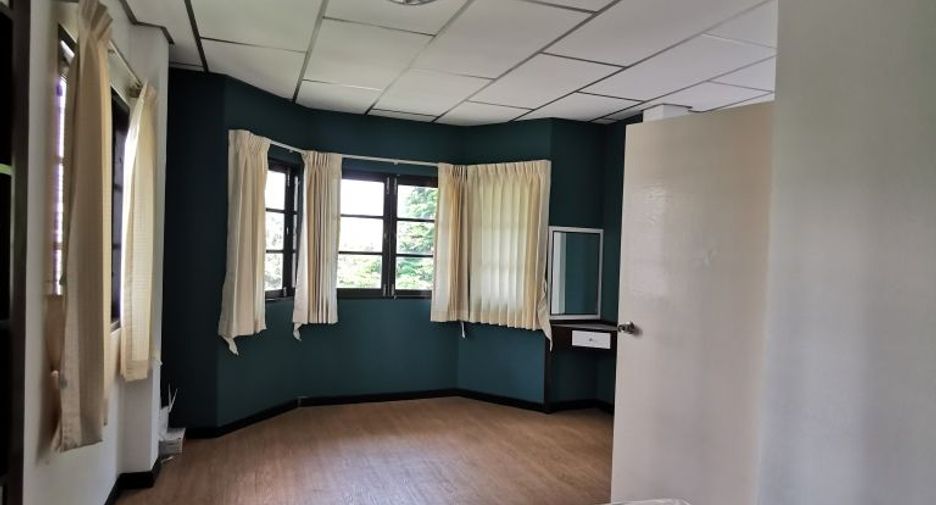 出租 3 卧室 联排别墅 在 Khlong Toei, 曼谷
