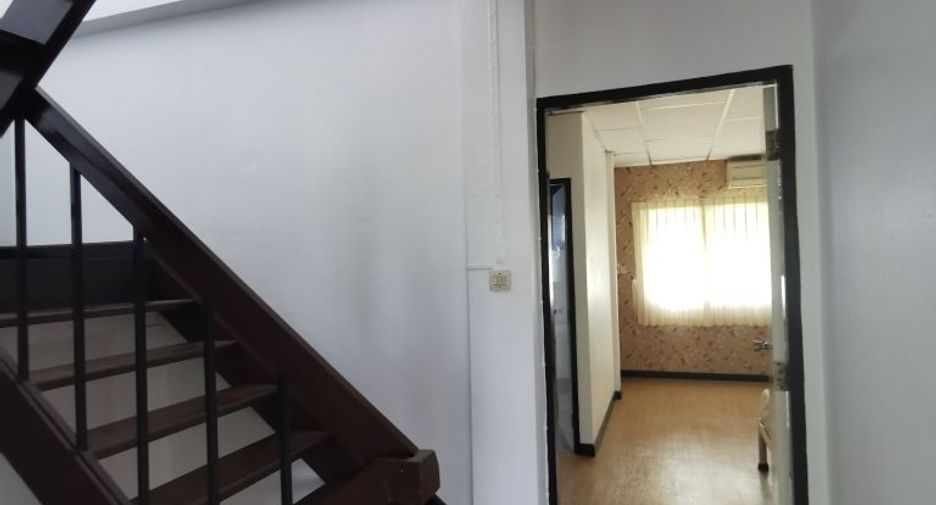 出租 3 卧室 联排别墅 在 Khlong Toei, 曼谷