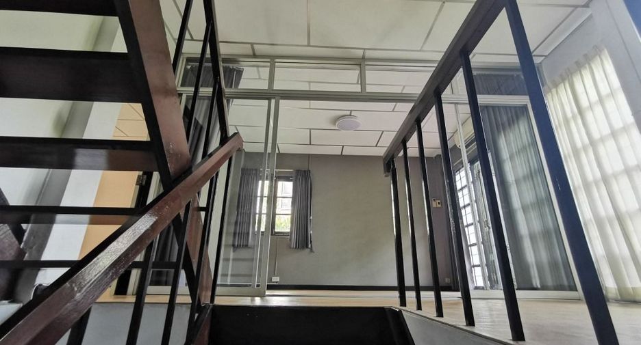 出租 3 卧室 联排别墅 在 Khlong Toei, 曼谷