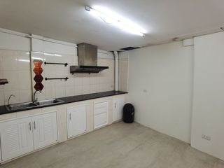 For rent 4 bedrooms townhouse in Watthana, Bangkok