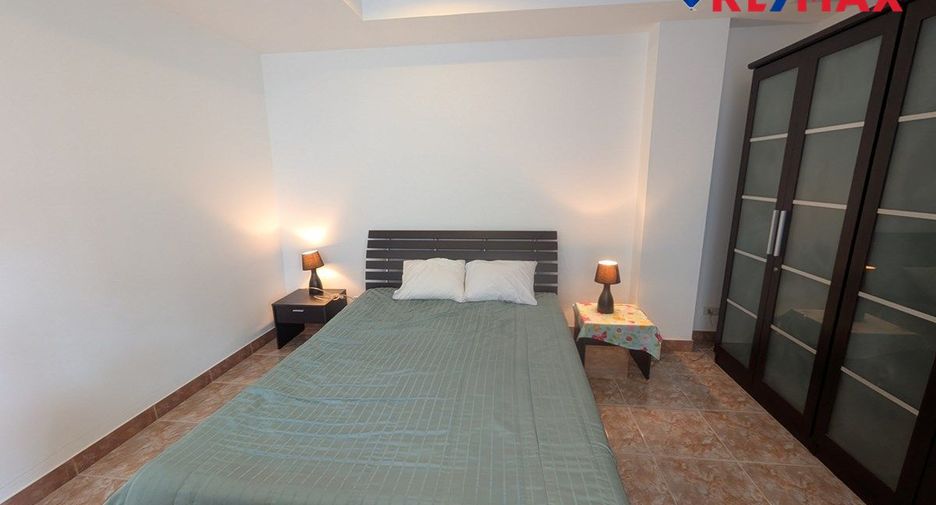 For sale studio condo in Pratumnak, Pattaya