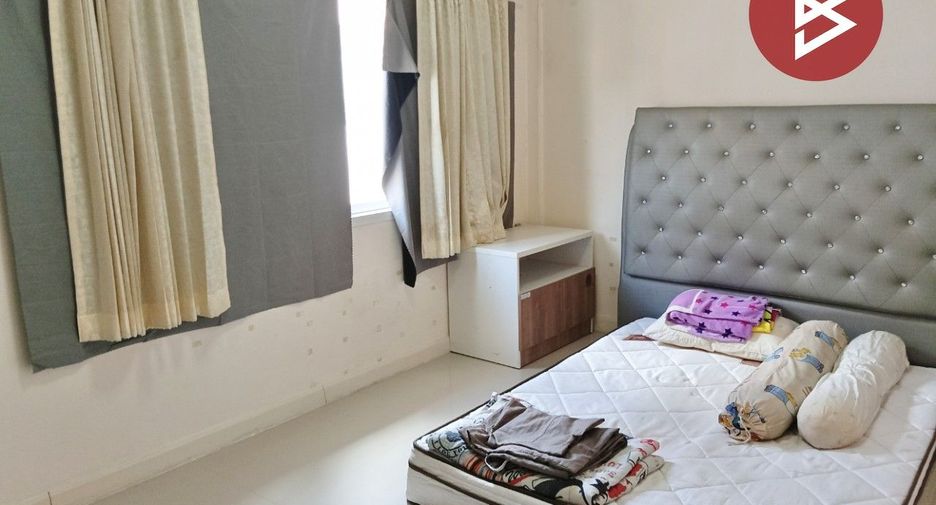For sale 3 bedrooms townhouse in Sam Phran, Nakhon Pathom