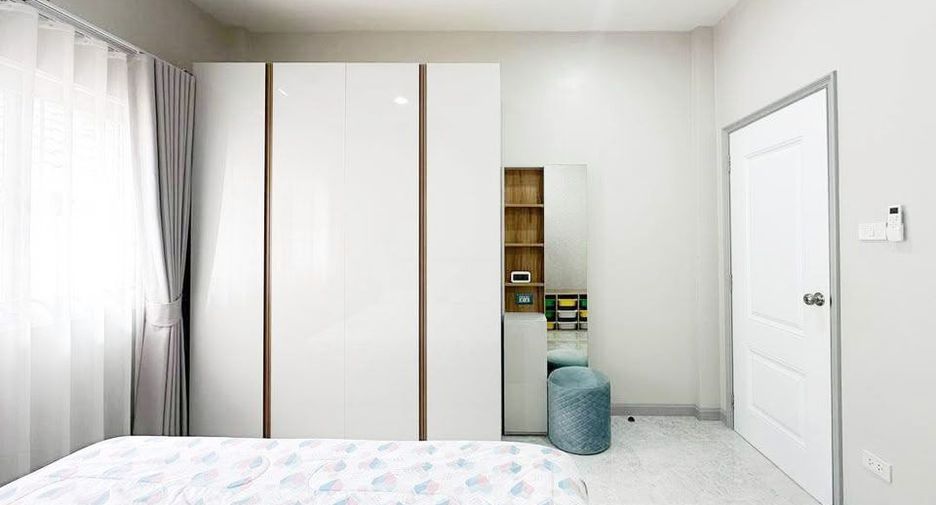 For rent 3 bedrooms house in East Pattaya, Pattaya