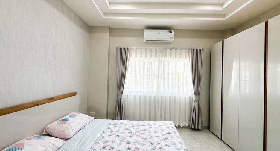 For rent 3 bedrooms house in East Pattaya, Pattaya