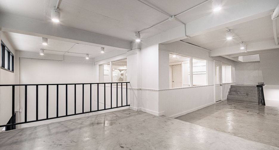 For sale retail Space in Bang Rak, Bangkok