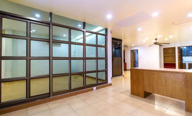 For sale 4 bedrooms townhouse in Sathon, Bangkok