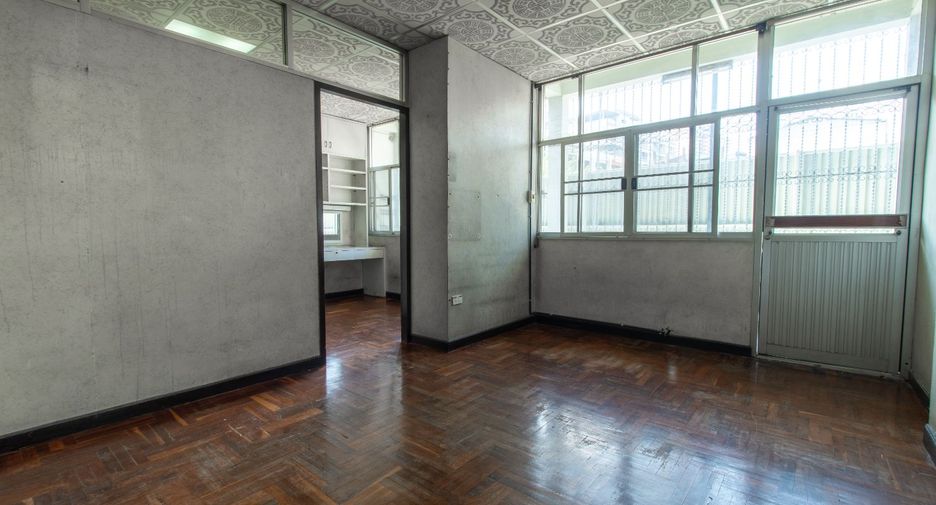 For sale 4 bedrooms townhouse in Sathon, Bangkok
