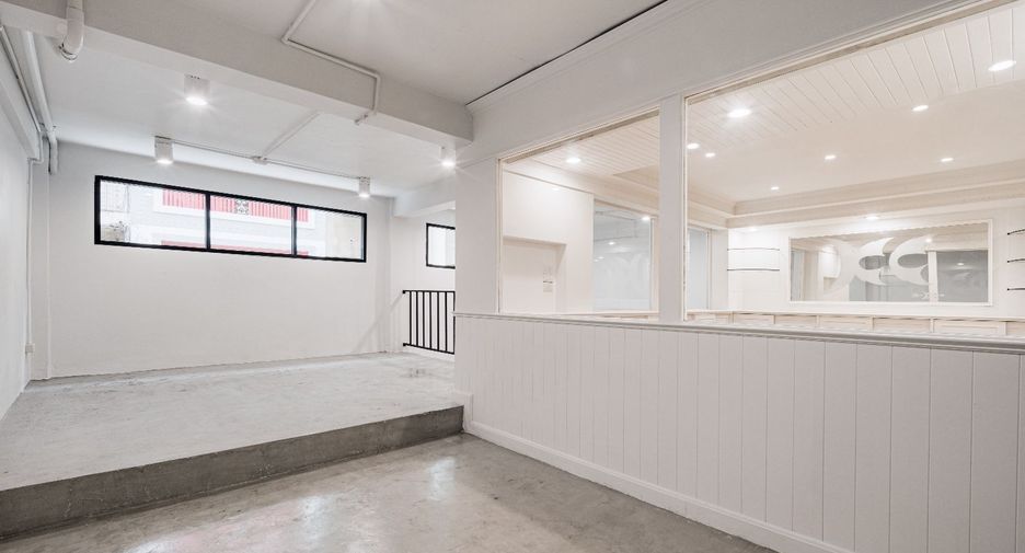 For sale studio townhouse in Bang Rak, Bangkok