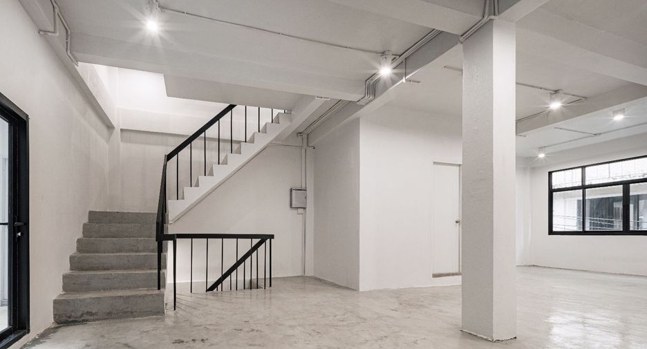 For sale studio townhouse in Bang Rak, Bangkok
