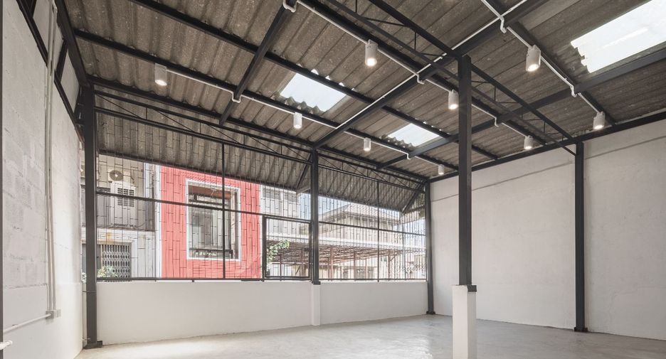 For sale studio townhouse in Bang Rak, Bangkok