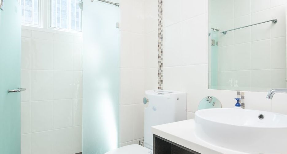 For sale 1 bed condo in Bang Rak, Bangkok