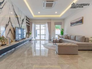 À louer et à vendre 4 chambres villa à Bang Lamung, Chonburi