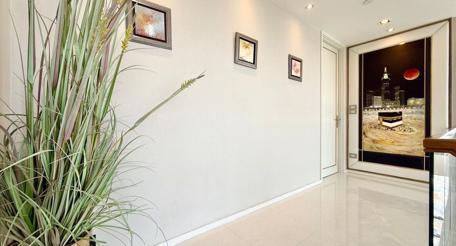 For rent and for sale 1 bed condo in Sathon, Bangkok