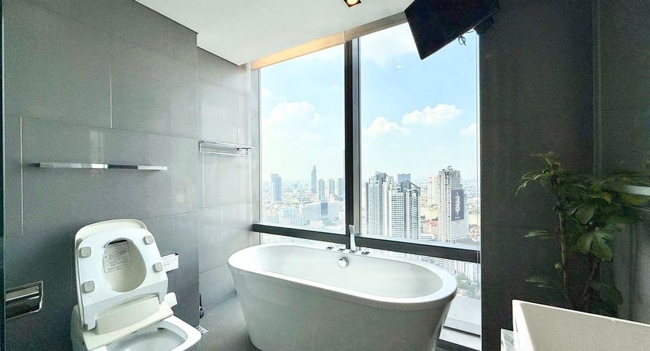 For rent and for sale 1 bed condo in Sathon, Bangkok