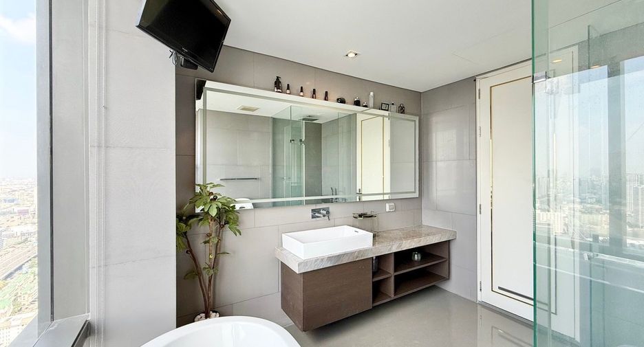 For rent and for sale 1 bed condo in Sathon, Bangkok