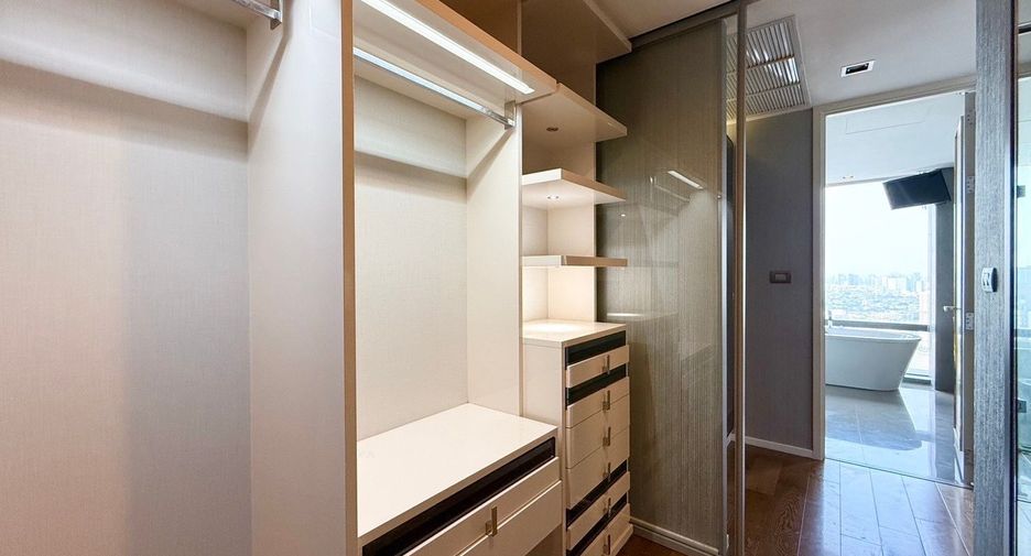 For rent and for sale 1 bed condo in Sathon, Bangkok