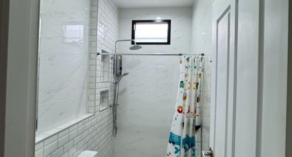 For sale 3 bedrooms house in Mueang Chanthaburi, Chanthaburi