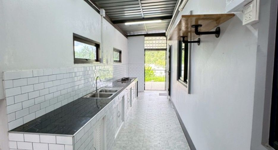 For sale 3 bedrooms house in Mueang Chanthaburi, Chanthaburi
