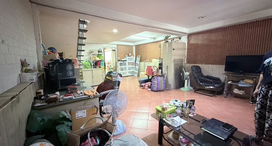For sale 2 bedrooms townhouse in Lat Phrao, Bangkok