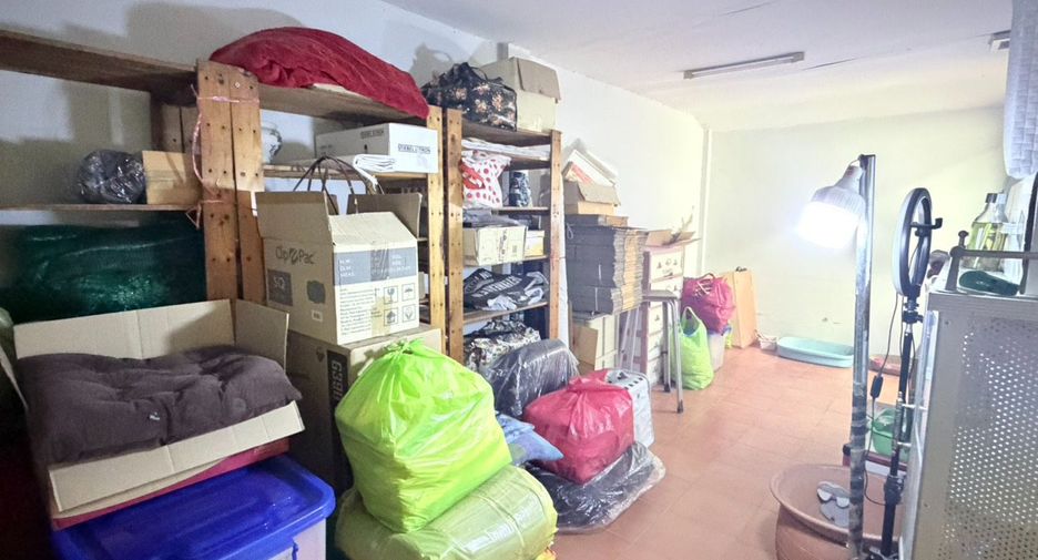 For sale 2 bedrooms townhouse in Lat Phrao, Bangkok