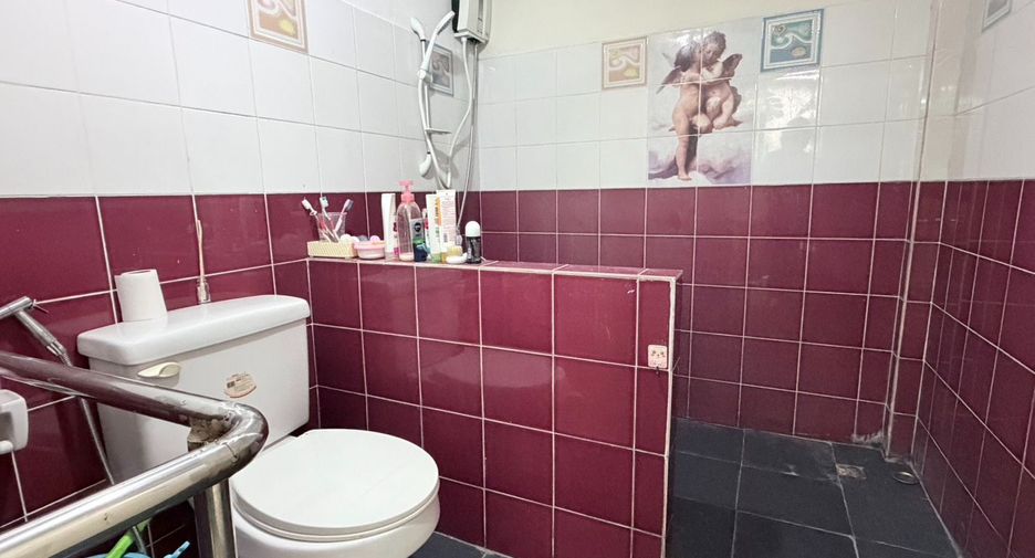 For sale 2 bedrooms townhouse in Lat Phrao, Bangkok