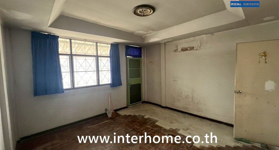 Casa adosada en venta de 2 habitaciones en Thawi Watthana, Bangkok