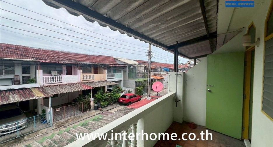 Casa adosada en venta de 2 habitaciones en Thawi Watthana, Bangkok