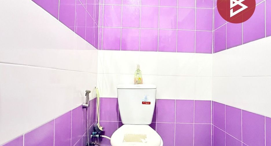 À vendre 2 chambres maison de ville à Sam Phran, Nakhon Pathom