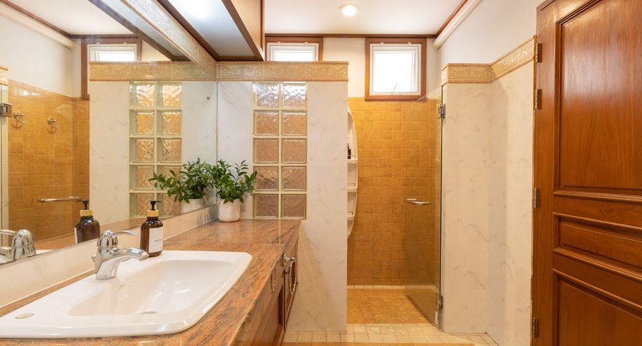 À vendre 7 chambres villa à Mueang Chiang Mai, Chiang Mai