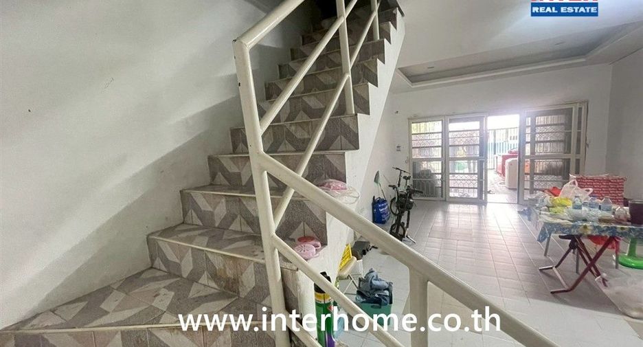 Casa adosada en venta de 2 habitaciones en Sai Mai, Bangkok