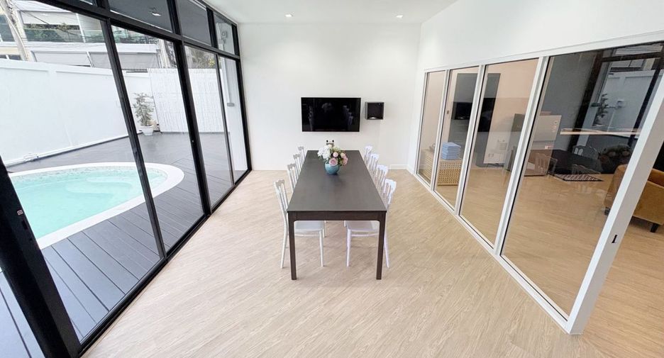 For sale 3 bedrooms house in Pratumnak, Pattaya