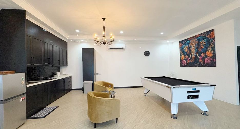 For sale 3 bedrooms house in Pratumnak, Pattaya