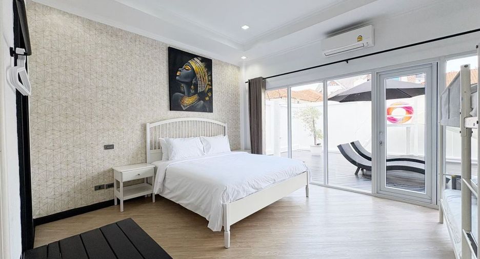 For sale 3 bedrooms house in Pratumnak, Pattaya