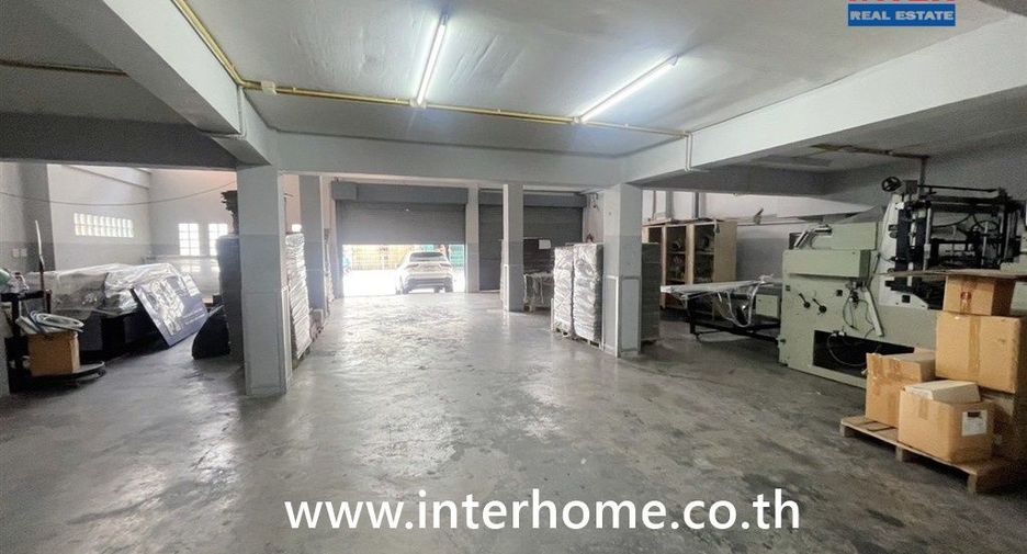 Local comercial en venta de 3 habitaciones en Bang Bon, Bangkok