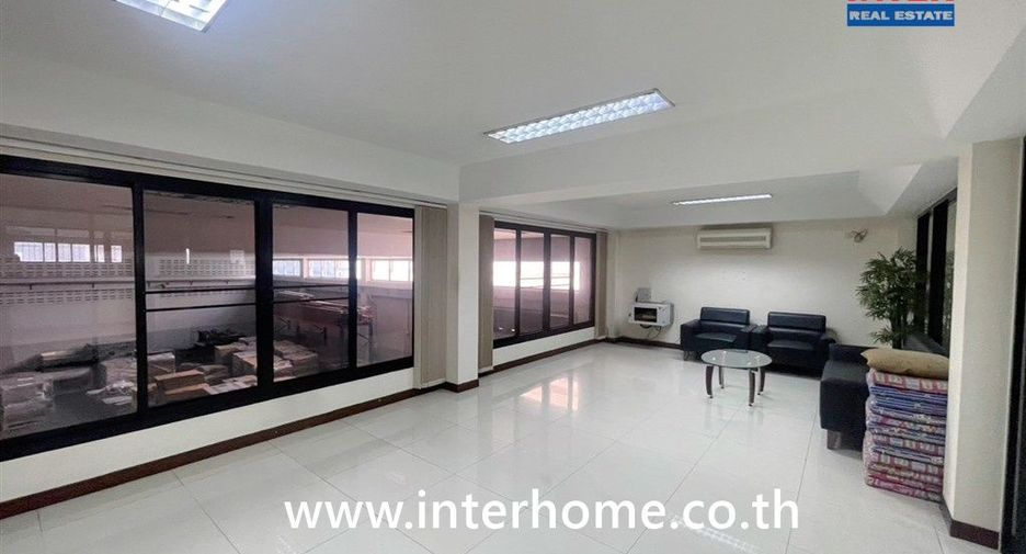 Local comercial en venta de 3 habitaciones en Bang Bon, Bangkok