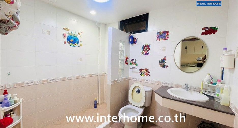 Local comercial en venta de 3 habitaciones en Bang Bon, Bangkok