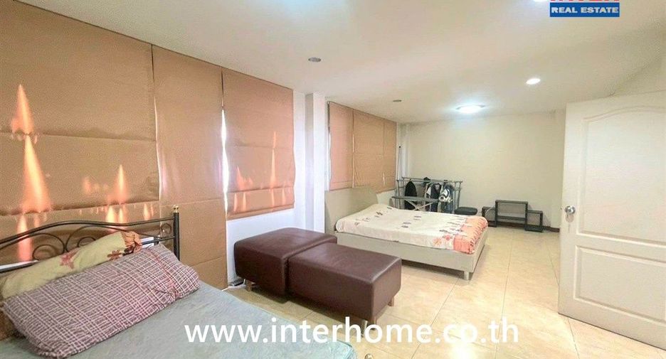 Local comercial en venta de 3 habitaciones en Bang Bon, Bangkok