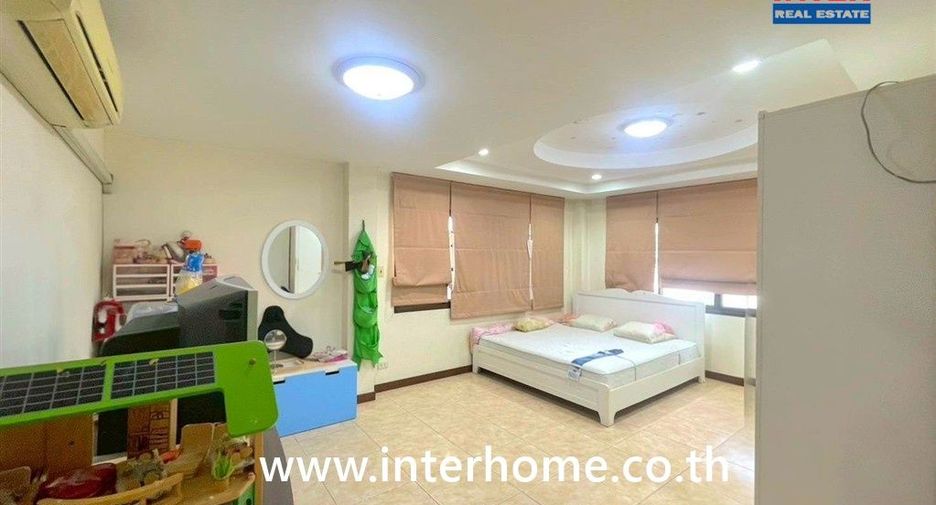 Local comercial en venta de 3 habitaciones en Bang Bon, Bangkok