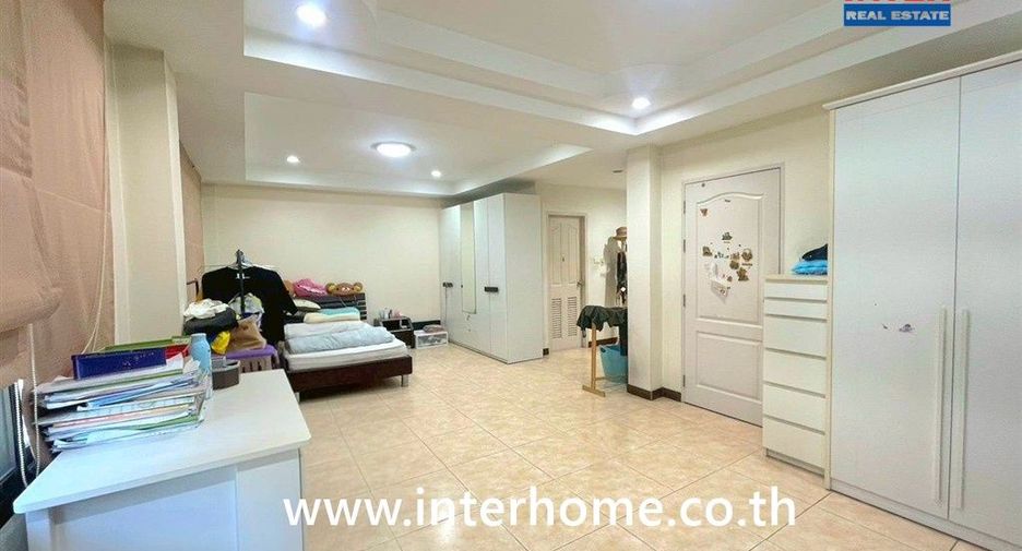 Local comercial en venta de 3 habitaciones en Bang Bon, Bangkok