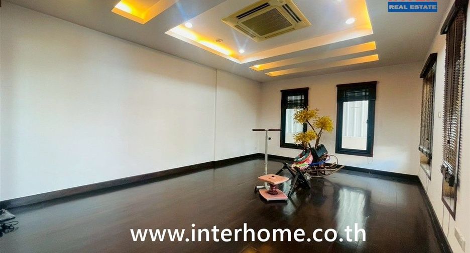 Local comercial en venta de 3 habitaciones en Bang Bon, Bangkok
