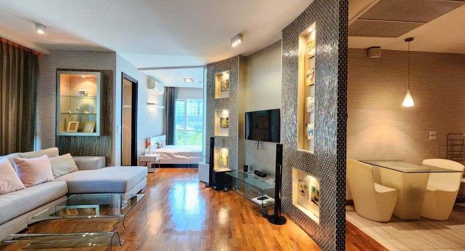 Wohnung zur Miete mit 2 Zimmer in Pathum Wan, Bangkok