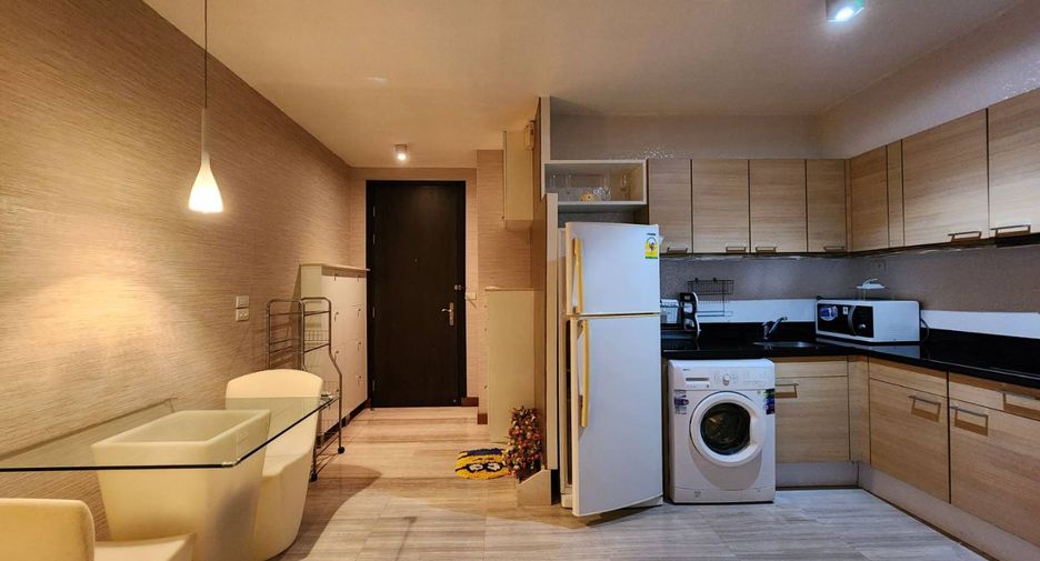 Wohnung zur Miete mit 2 Zimmer in Pathum Wan, Bangkok