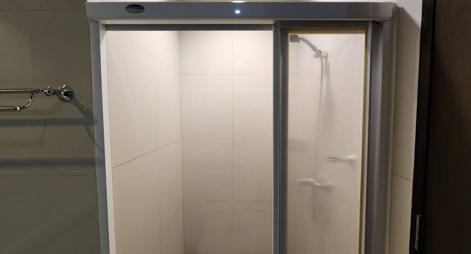 Wohnung zur Miete mit 2 Zimmer in Pathum Wan, Bangkok
