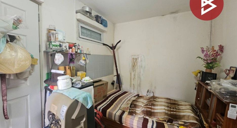 For sale 3 bedrooms townhouse in Nong Chok, Bangkok