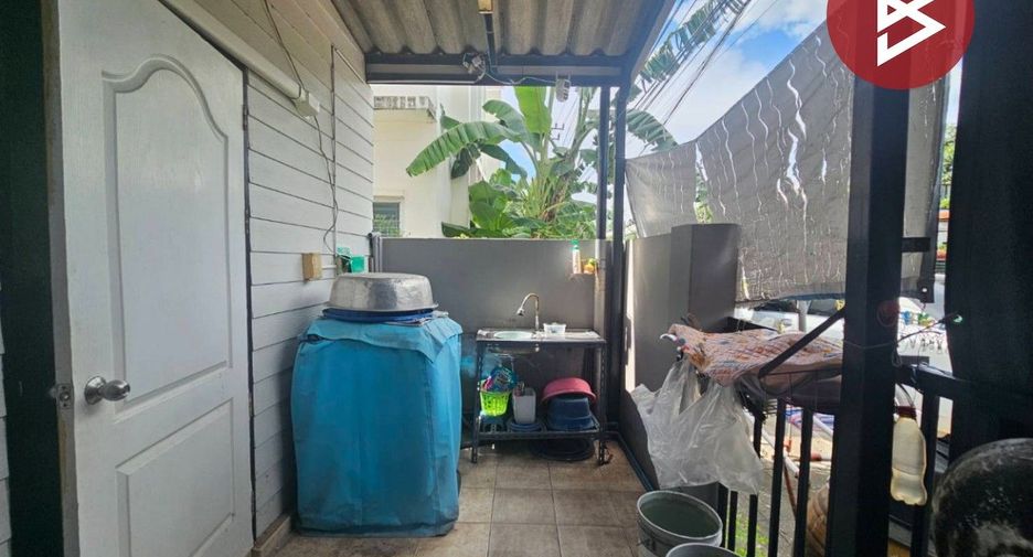 For sale 3 bedrooms townhouse in Nong Chok, Bangkok