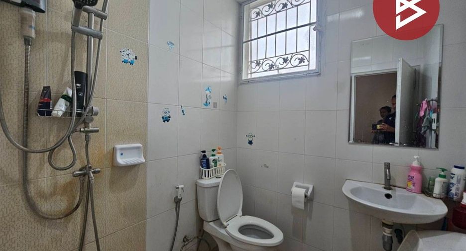 For sale 3 bedrooms townhouse in Nong Chok, Bangkok