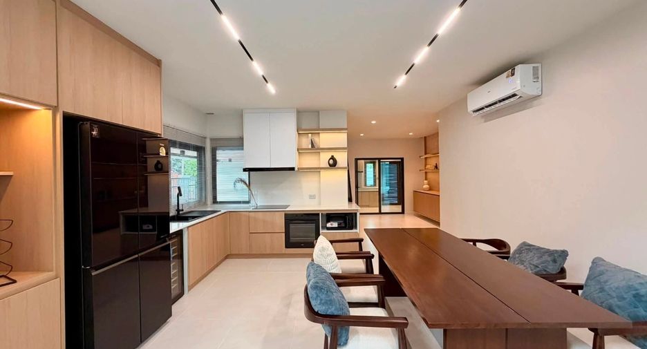 Villa en venta de 4 habitaciones en Mueang Chiang Mai, Chiang Mai