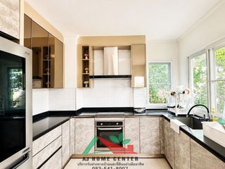 For sale 4 bedrooms house in Thawi Watthana, Bangkok
