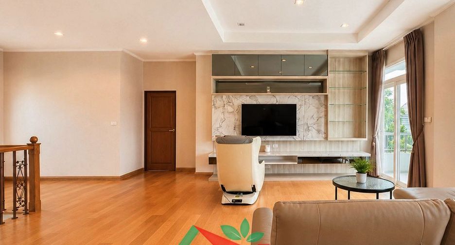 For sale 4 bedrooms house in Thawi Watthana, Bangkok