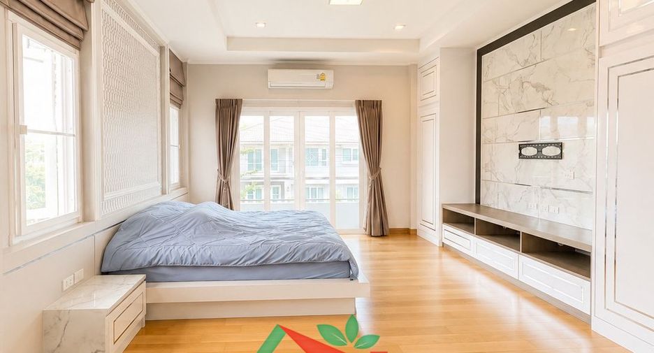 For sale 4 bedrooms house in Thawi Watthana, Bangkok